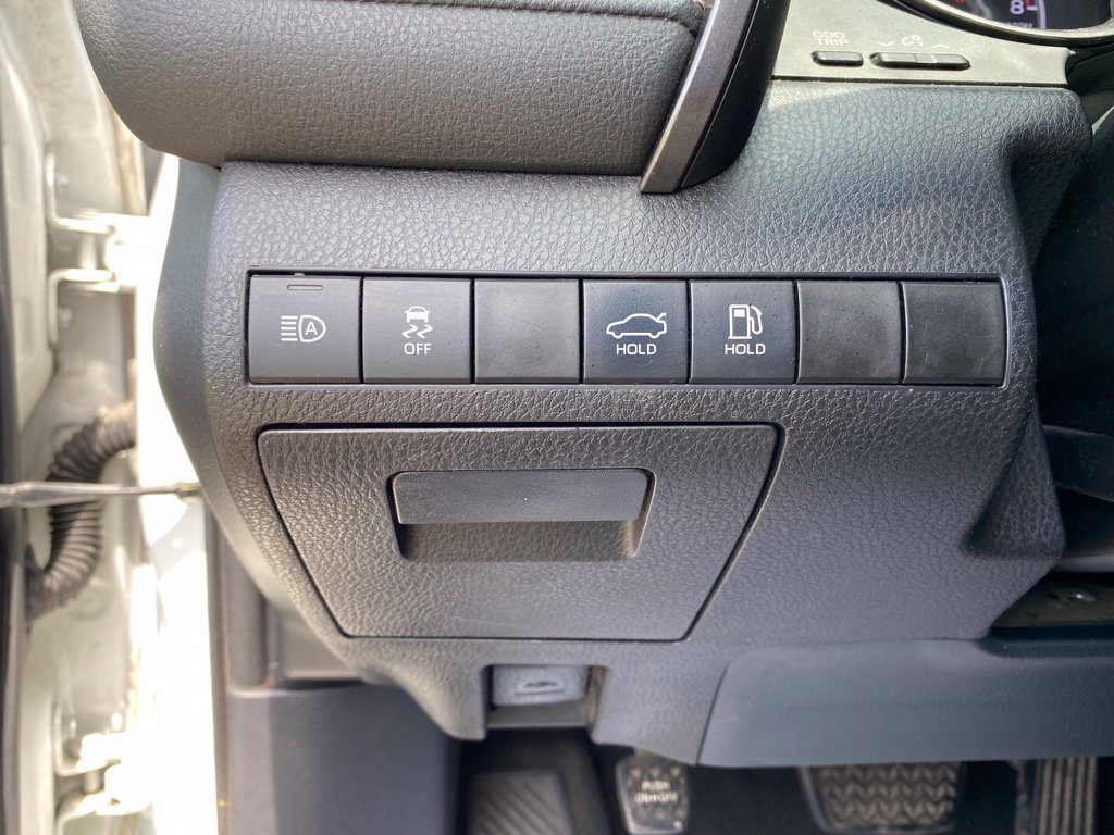 Used 2021 Toyota Camry SE FWD image 17