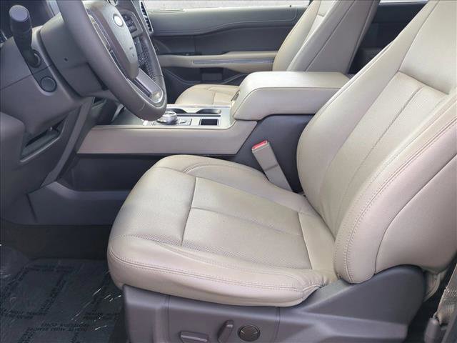 Used 2021 Ford Expedition XLT image 17