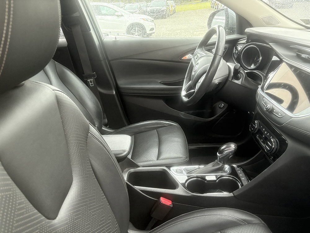 Used 2021 Buick Encore GX Essence image 5