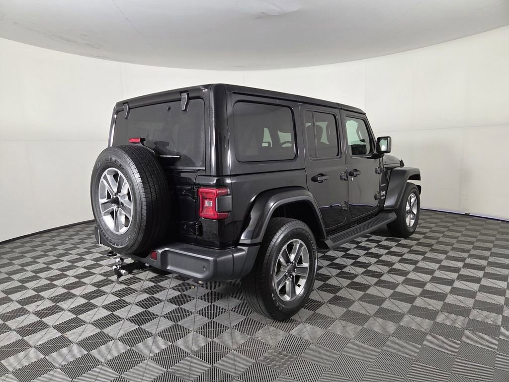 Used 2018 Jeep Wrangler Unlimited Sahara w/ Safety Group image 4