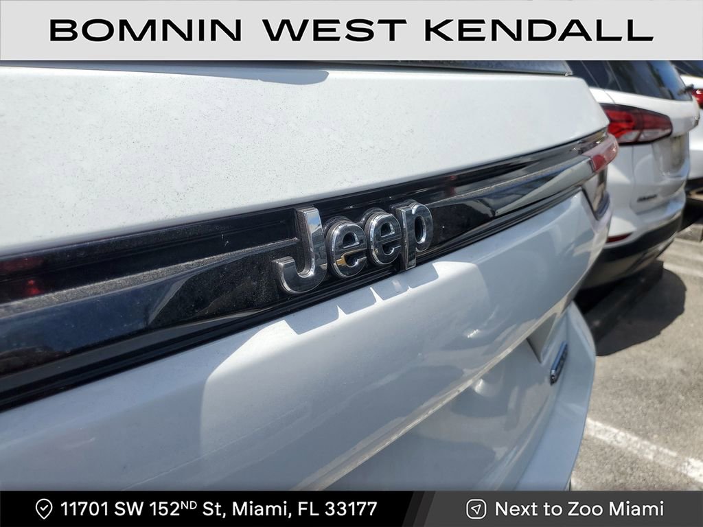 Used 2023 Jeep Grand Cherokee Overland w/ Luxury Tech Group IV image 7