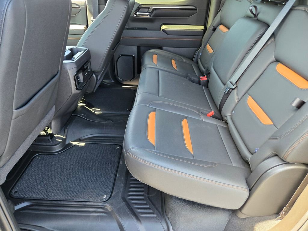 Used 2024 GMC Sierra 1500 AT4 w/ Technology Package AWD/4WD image 12