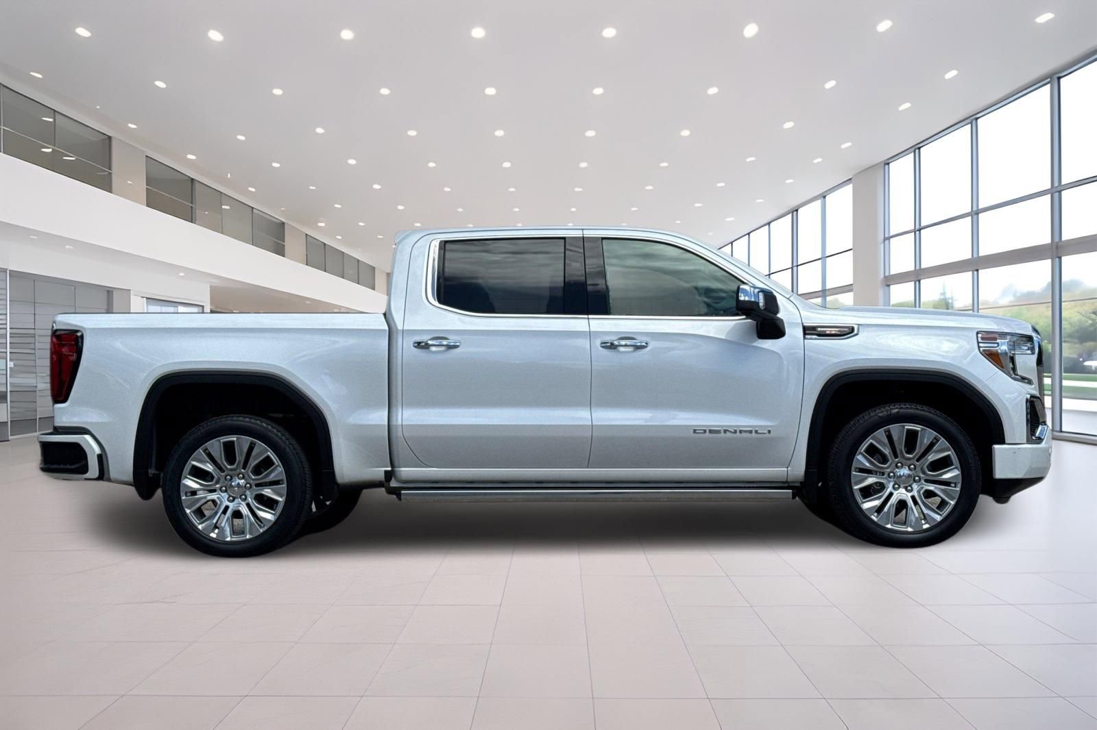Used 2022 GMC Sierra 1500 Denali w/ Denali Reserve Package image 3