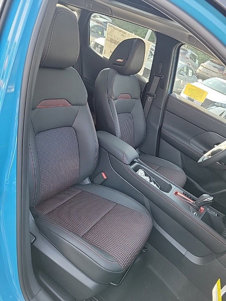 Used 2025 Nissan Kicks SR w/ SR Premium Package image 27