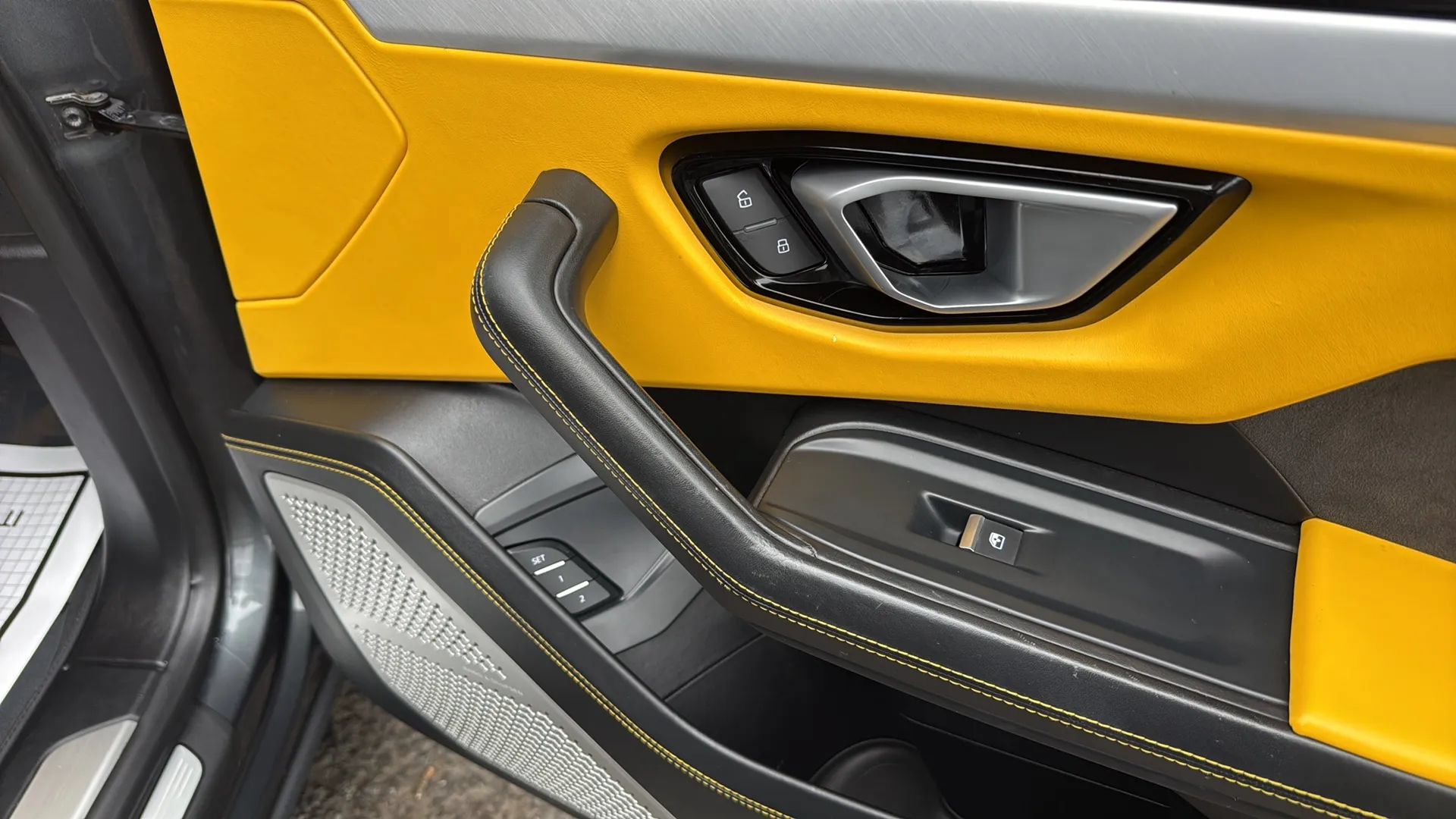 Used 2019 Lamborghini Urus AWD/4WD image 20