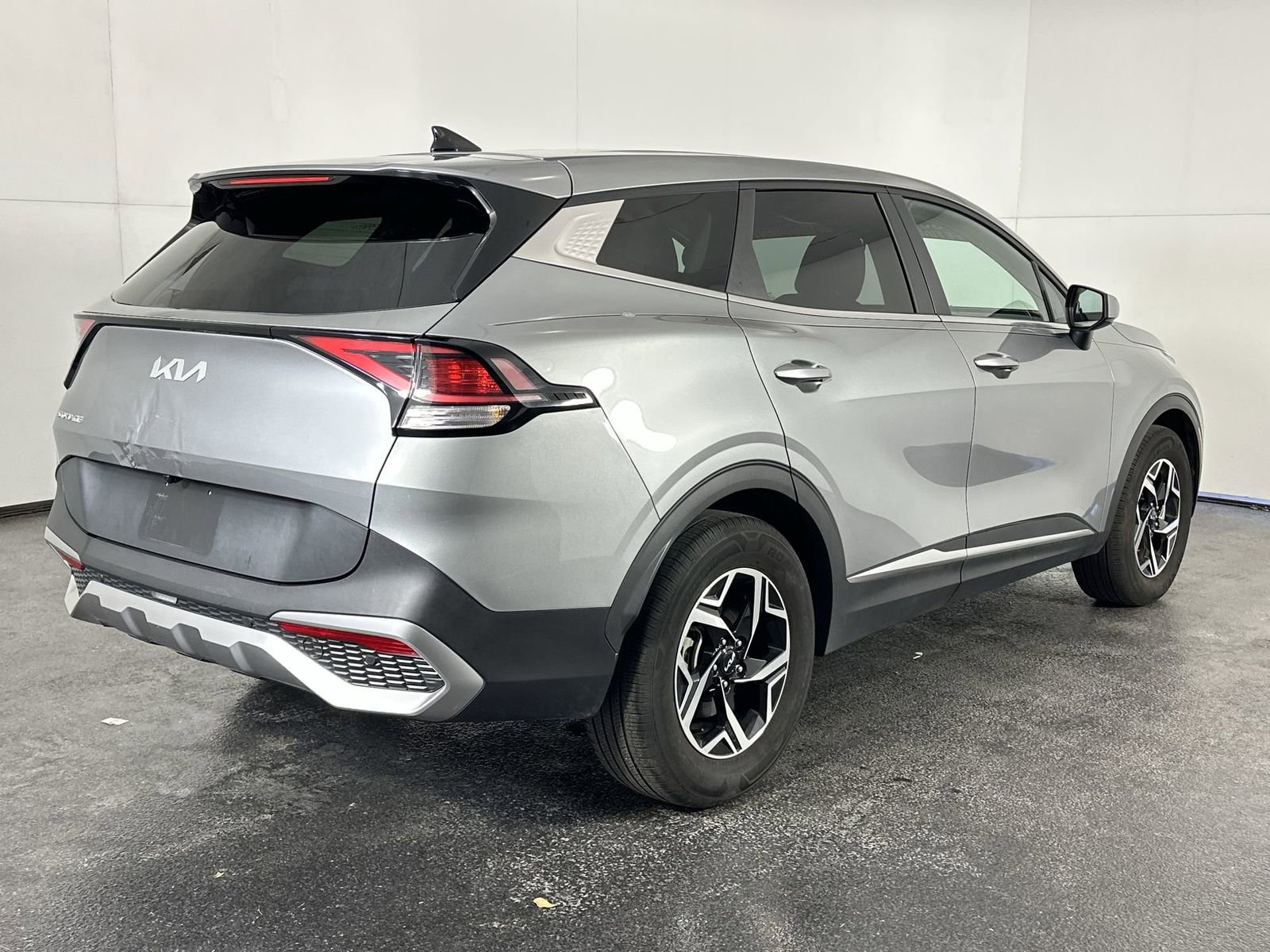 Used 2024 Kia Sportage LX image 8