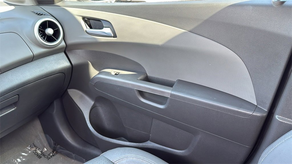 Used 2017 Chevrolet Sonic Premier image 20