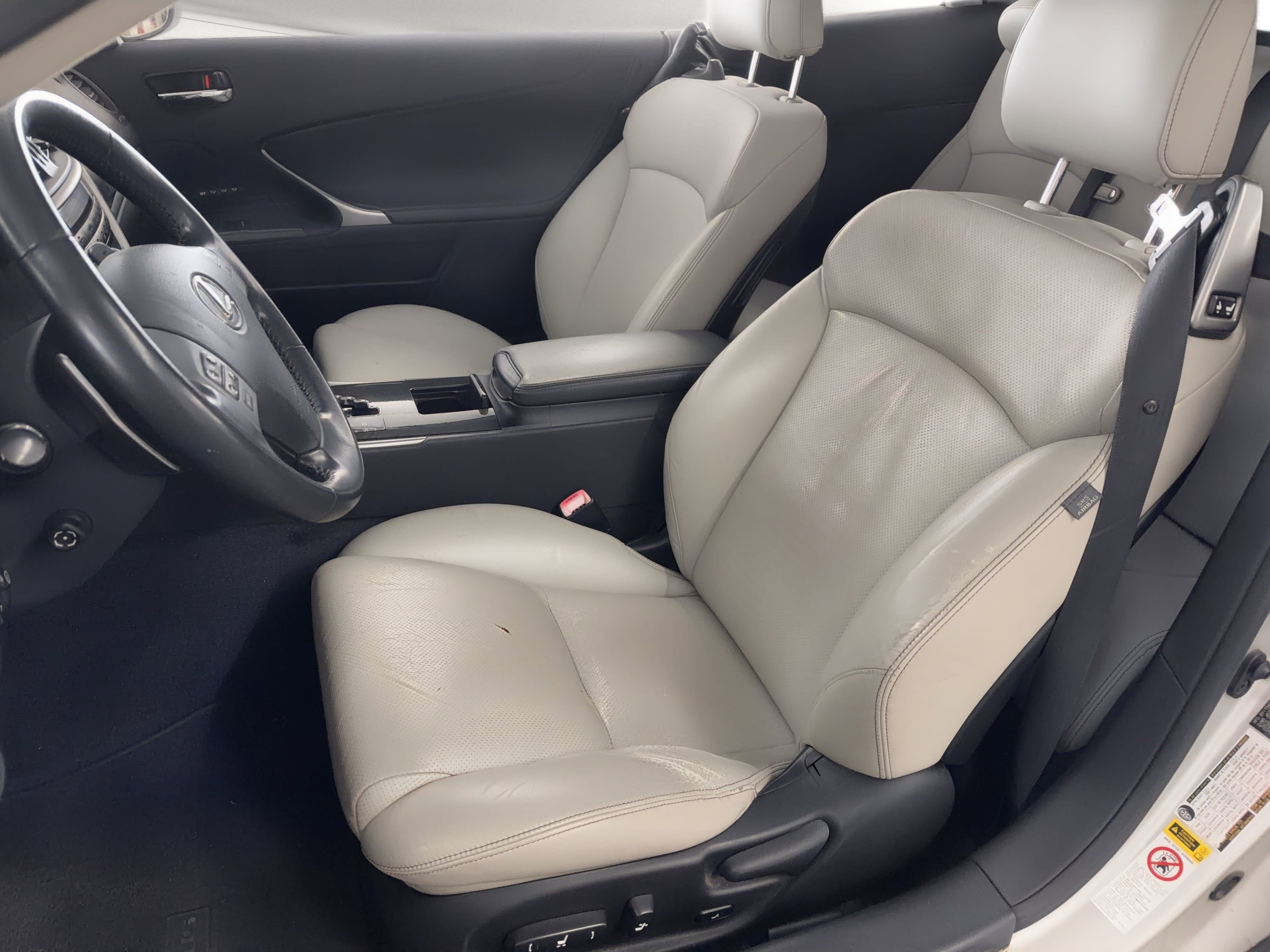 Used 2011 Lexus IS 250C w/ Luxury Pkg image 5