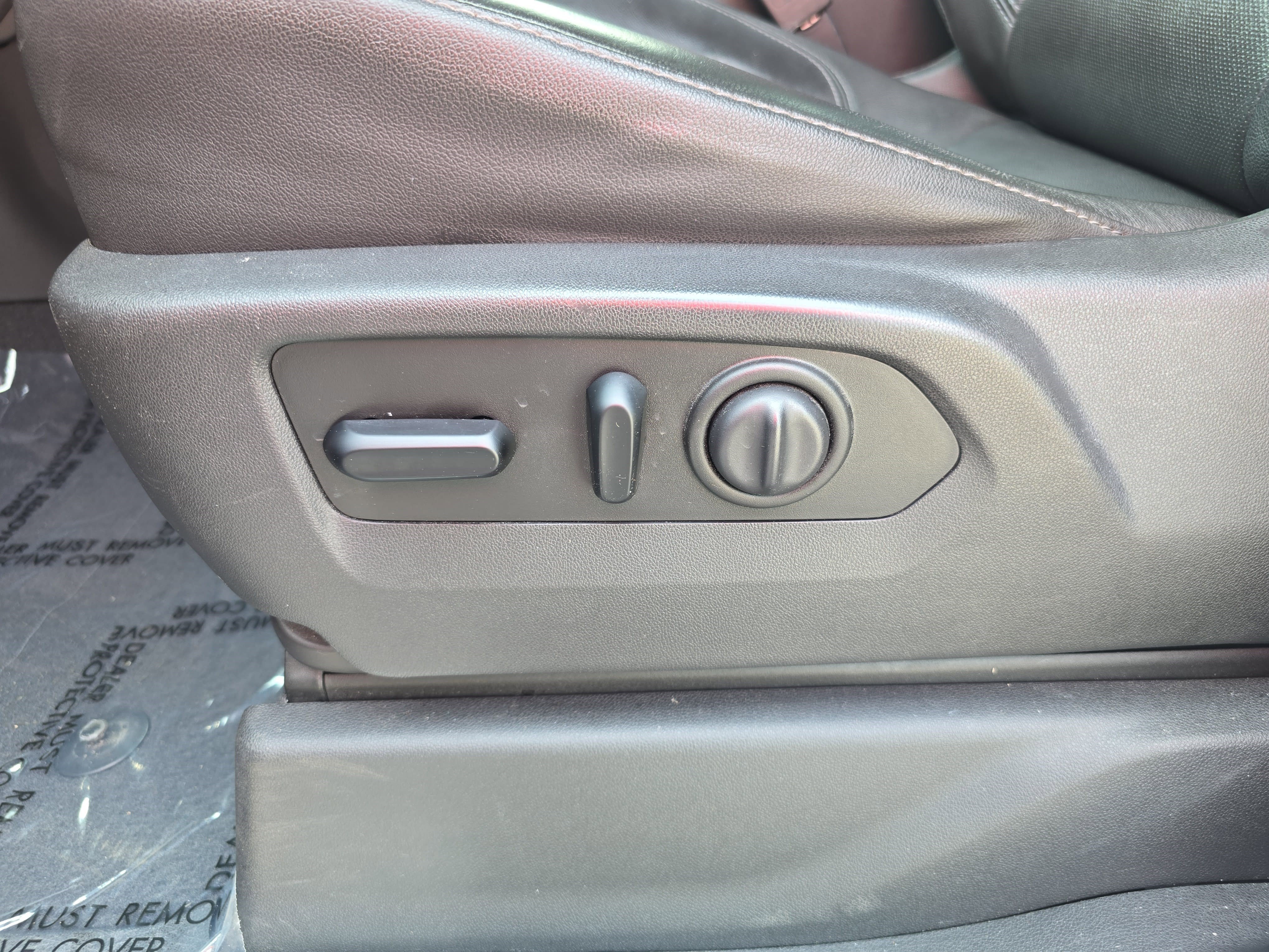 Used 2019 Chevrolet Silverado 1500 LTZ w/ LTZ Plus Package AWD/4WD image 28