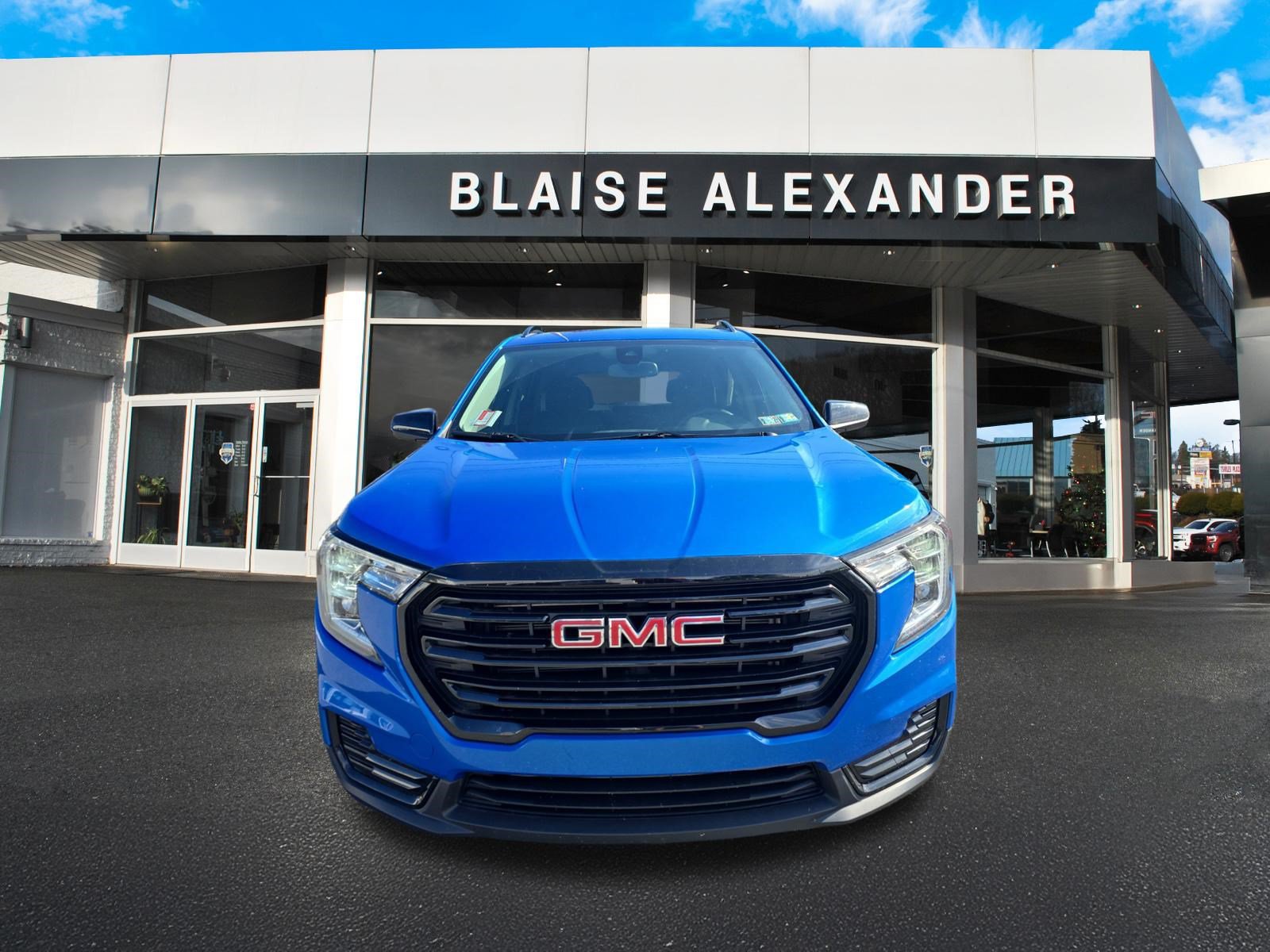 Used 2024 GMC Terrain SLE w/ Driver Convenience Package AWD/4WD image 8