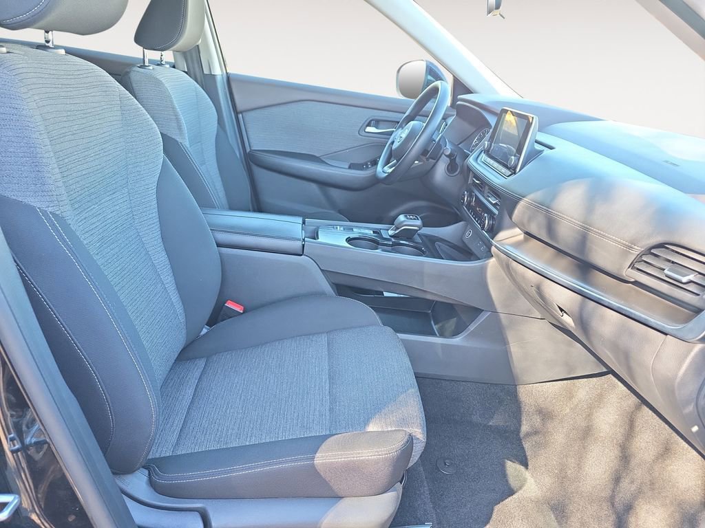 Used 2023 Nissan Rogue SV image 15