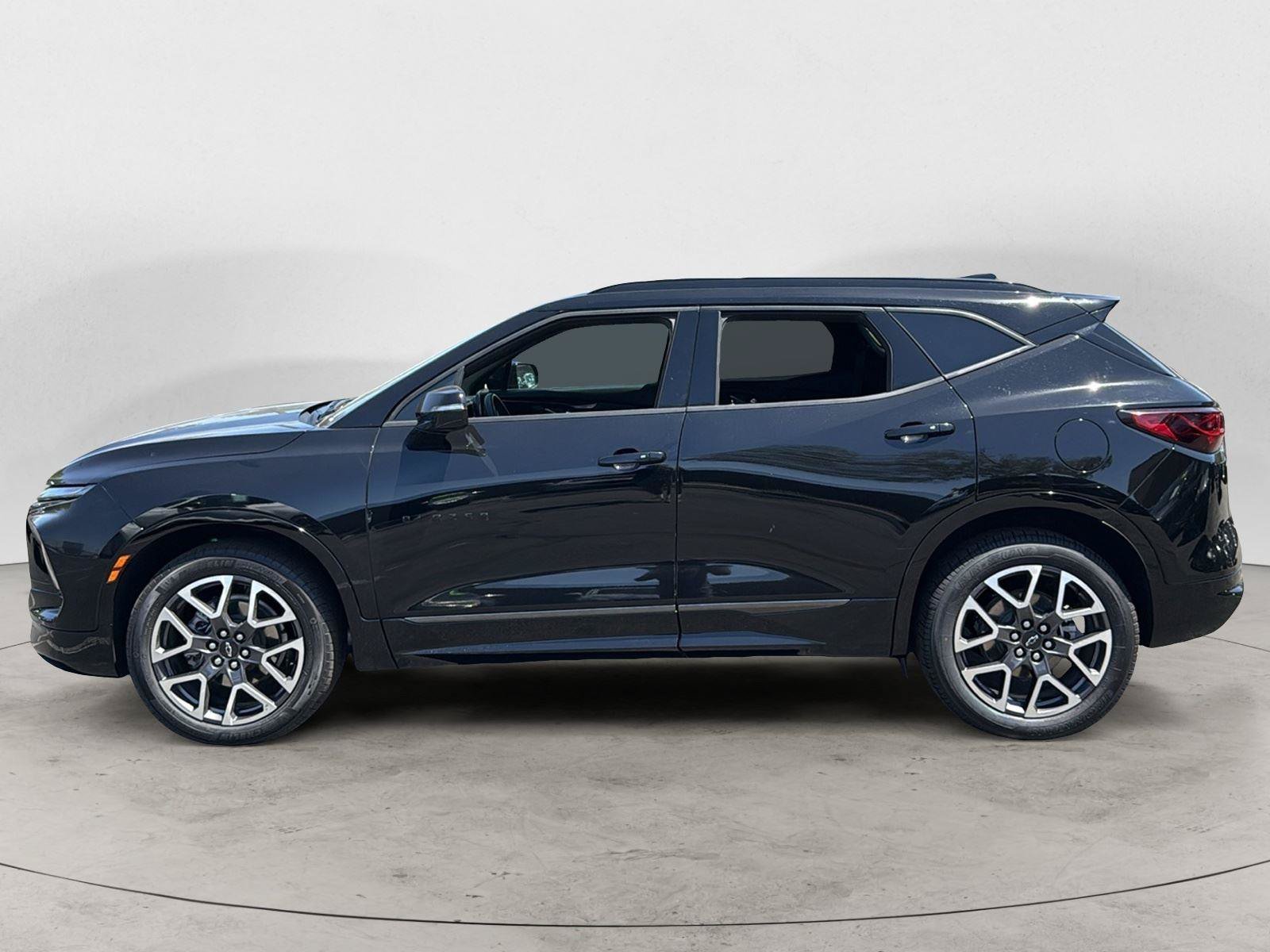 Used 2025 Chevrolet Blazer RS AWD/4WD image 3