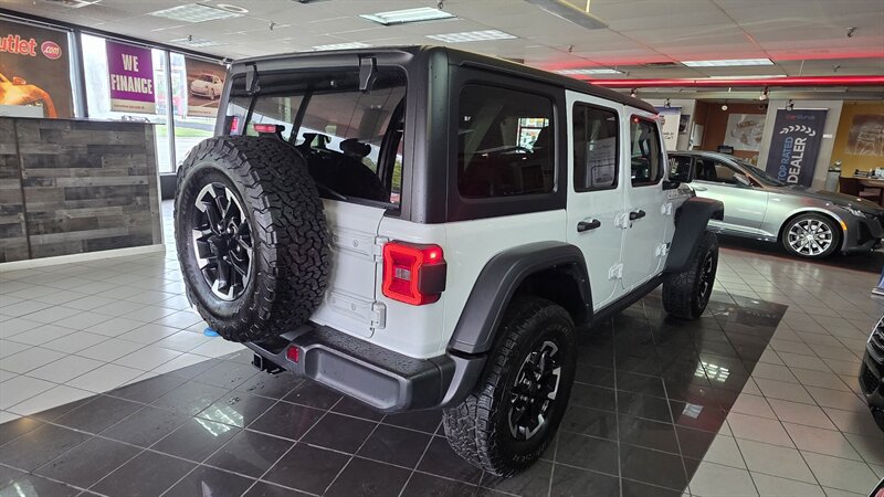Used 2024 Jeep Wrangler Unlimited Rubicon 4xe AWD/4WD image 6
