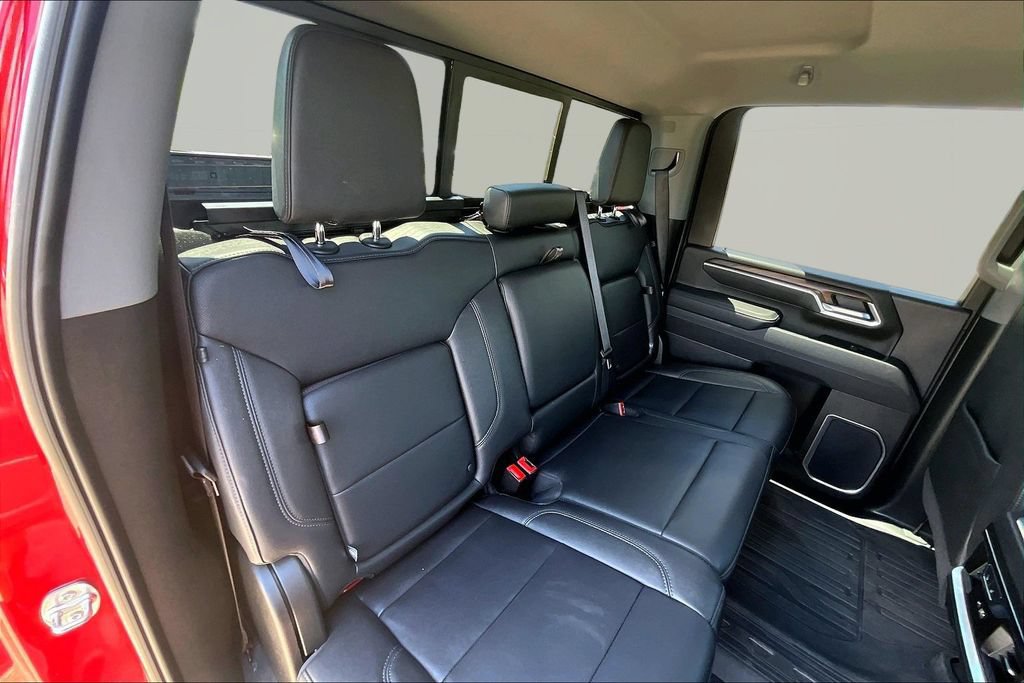 Used 2025 GMC Sierra 3500 SLT w/ SLT Premium Package AWD/4WD image 28