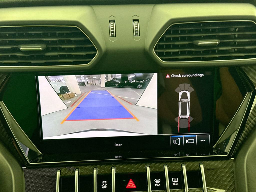 Used 2024 Lamborghini Urus Performante AWD/4WD image 14