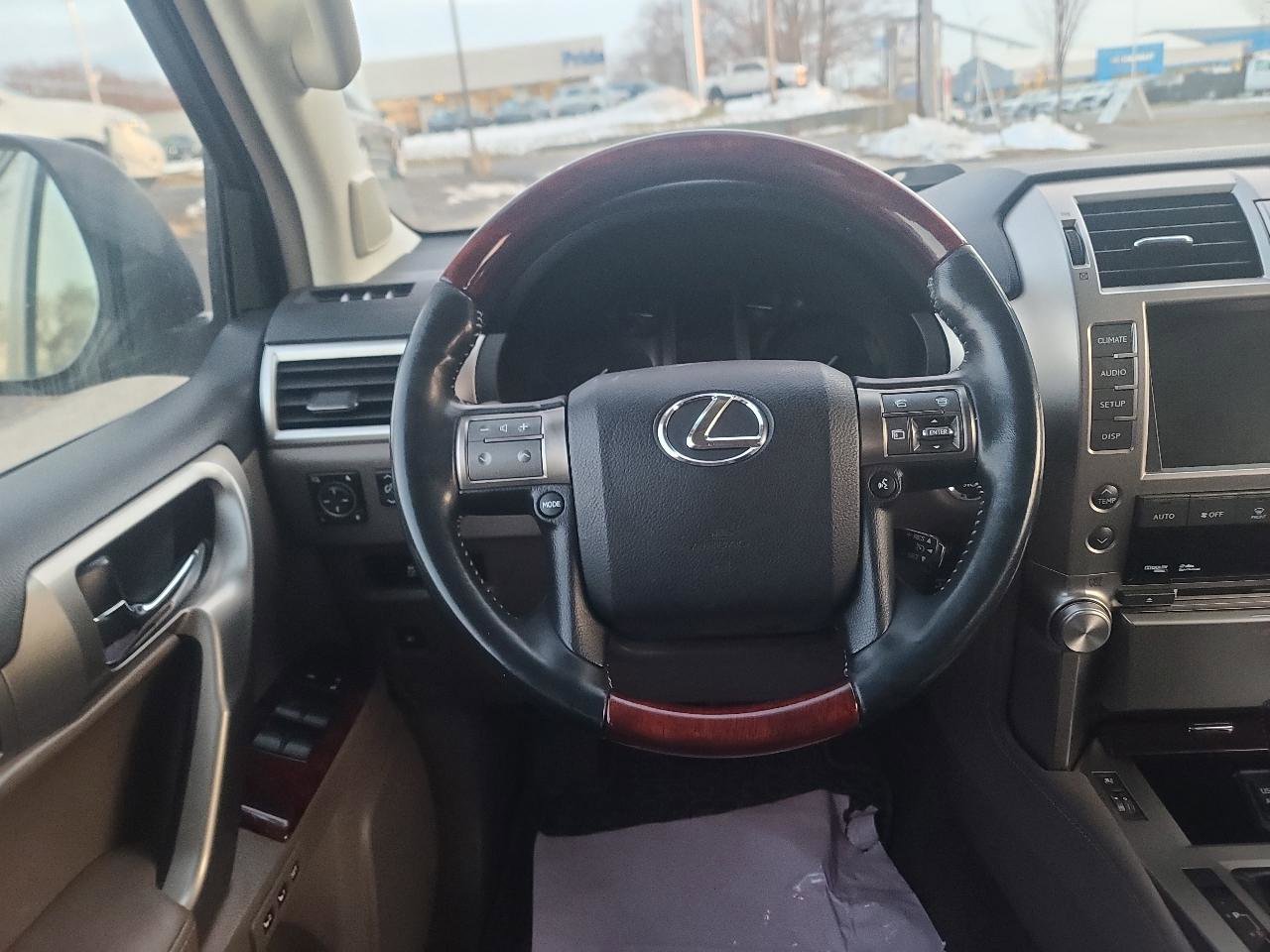 Used 2011 Lexus GX 460 w/ Comfort Plus Pkg AWD/4WD image 16