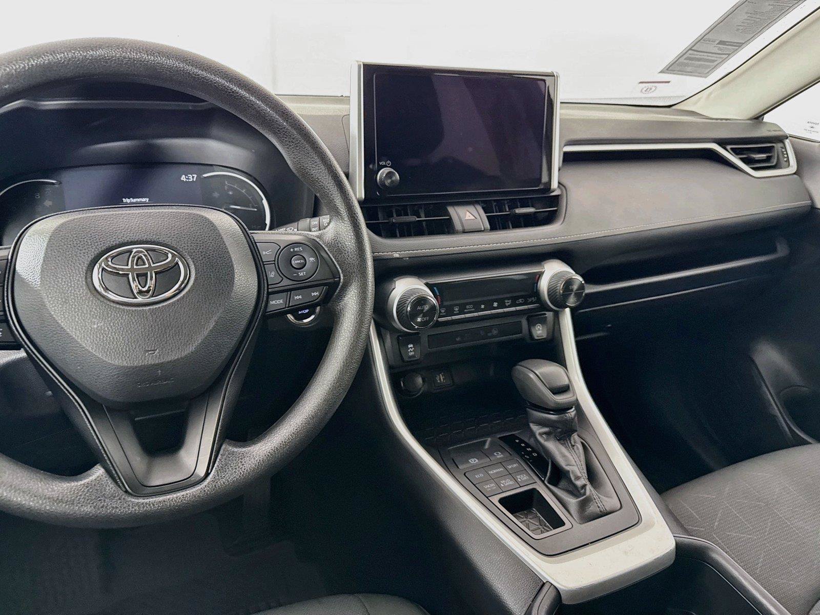 Certified 2025 Toyota RAV4 XLE AWD/4WD image 30