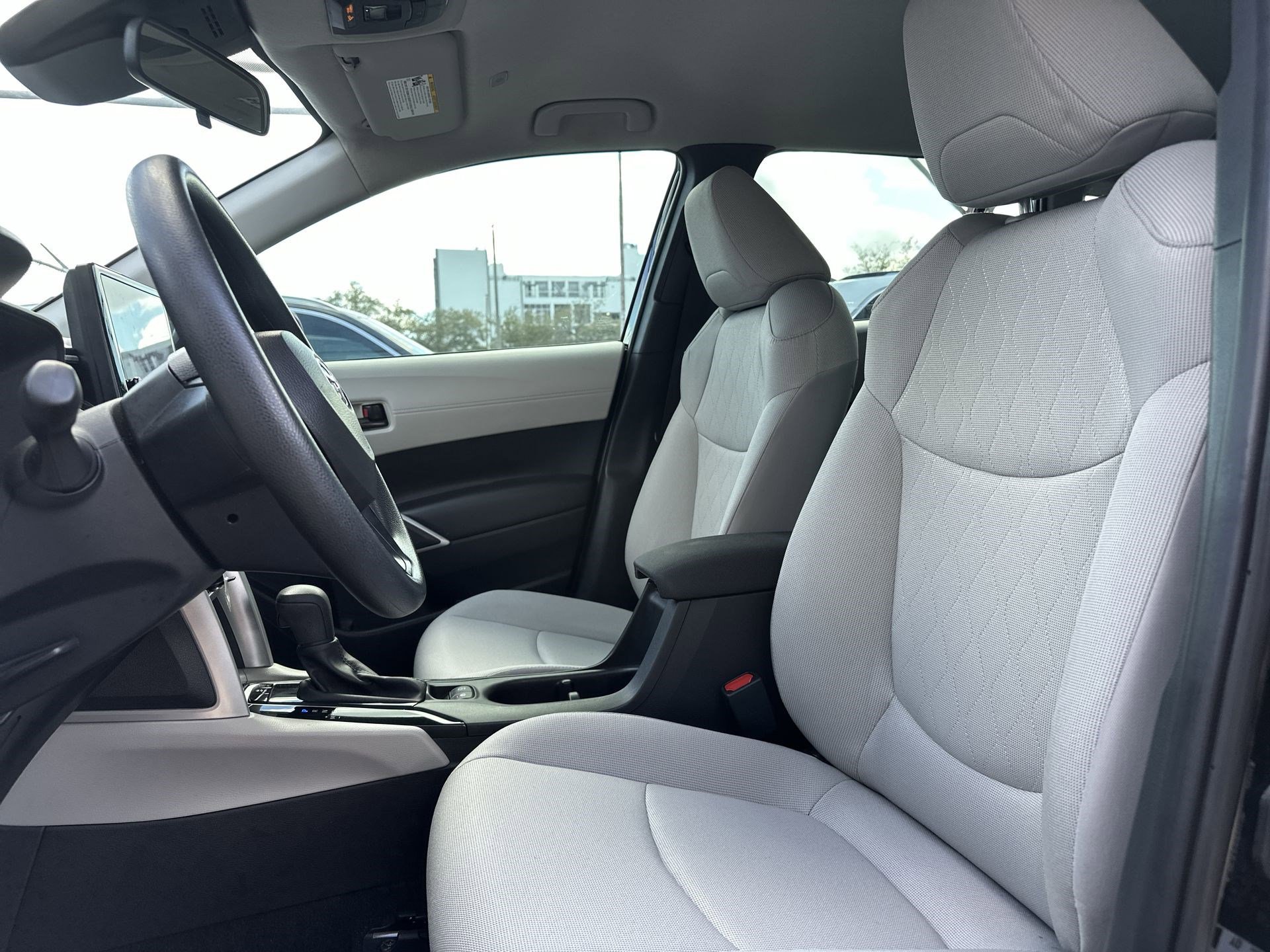 Used 2024 Toyota Corolla Cross L image 13