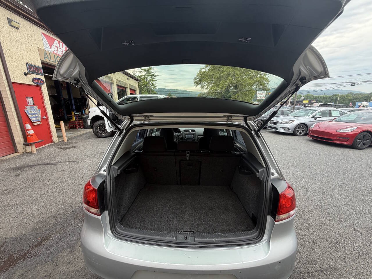 Used 2014 Volkswagen Golf 4-Door FWD image 22