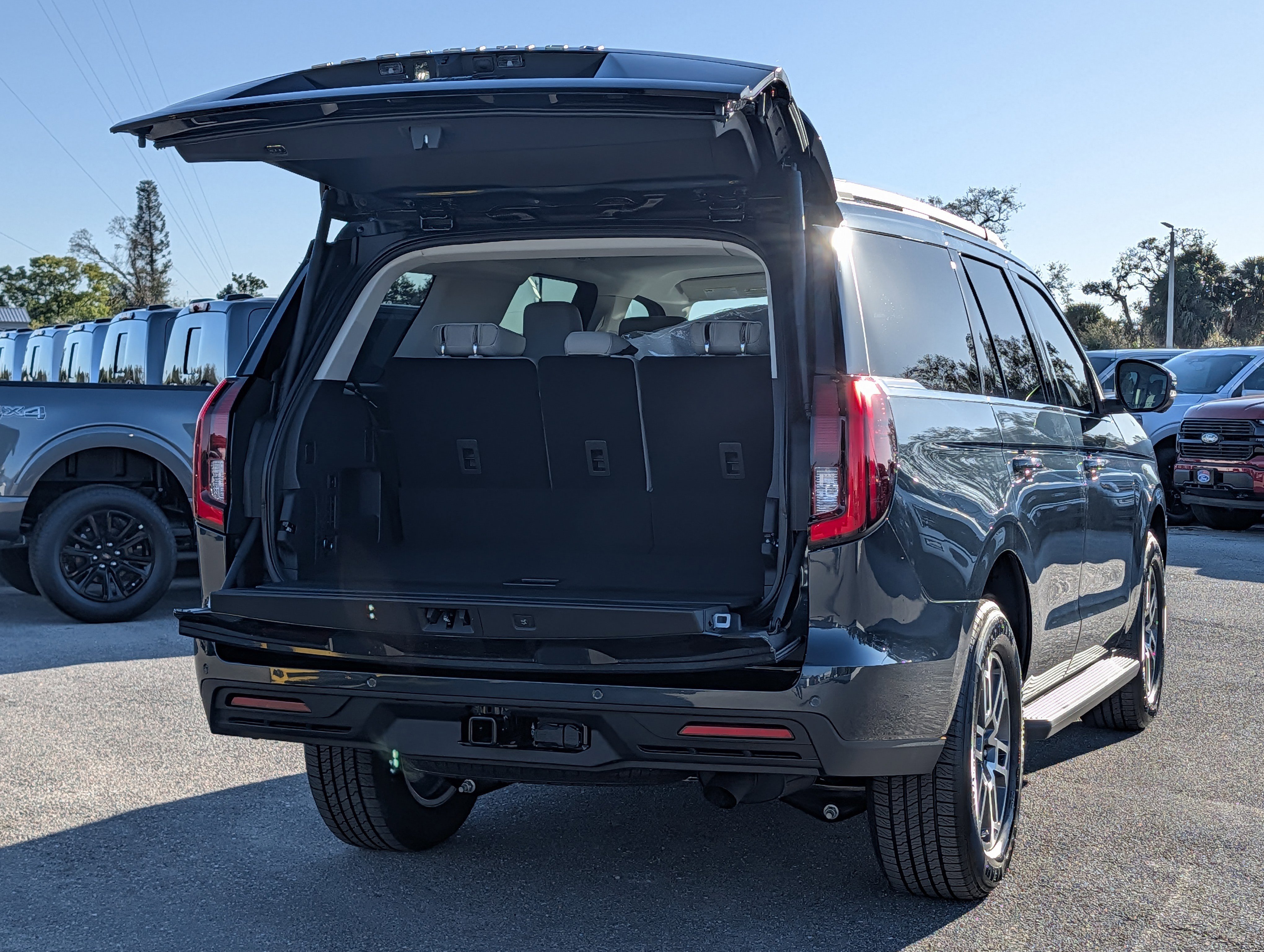 New 2026 Ford Expedition Active RWD image 17