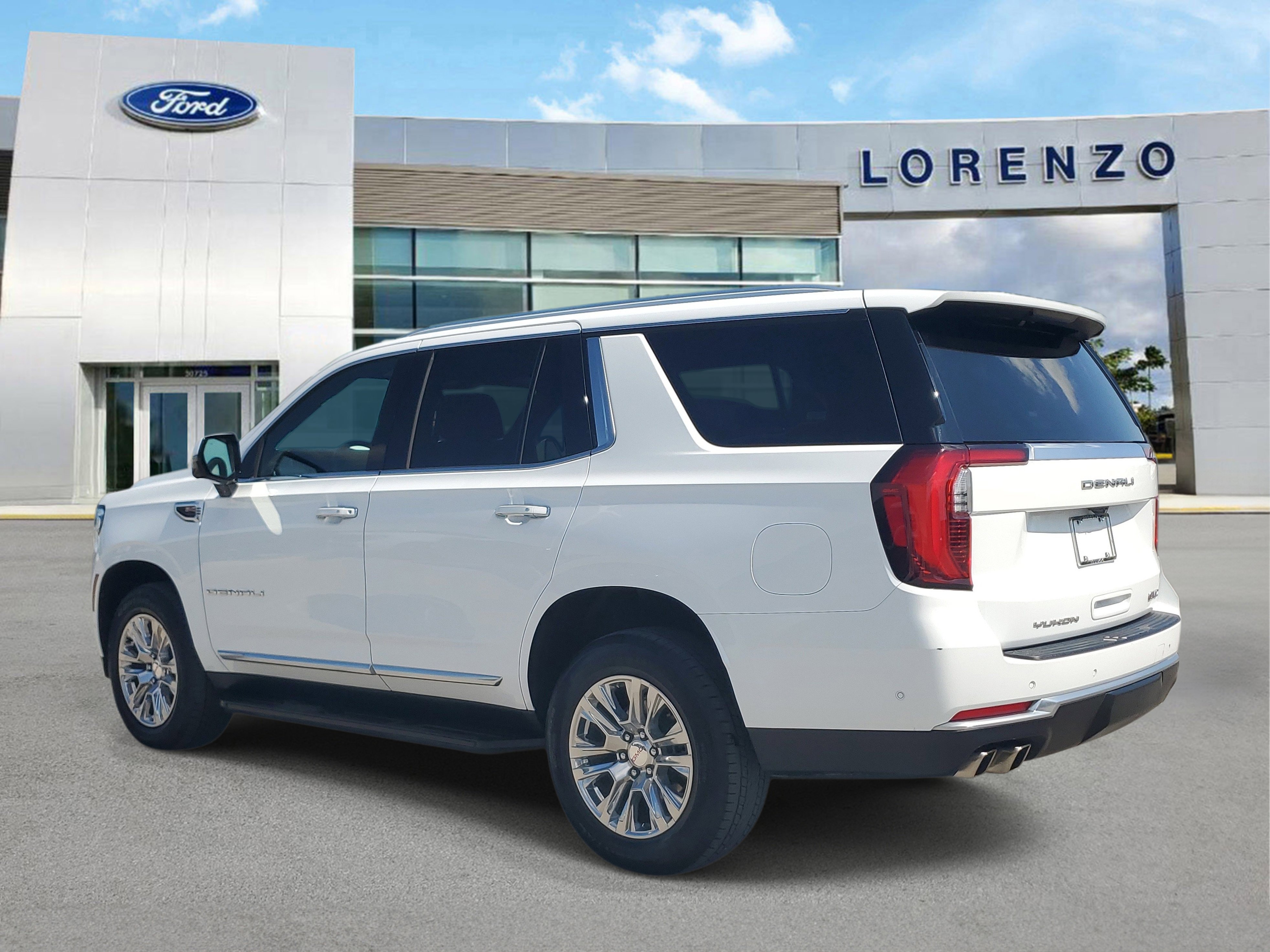Used 2025 GMC Yukon Denali RWD image 7