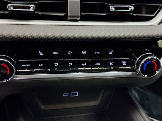 New 2026 Chevrolet Equinox LT image 18