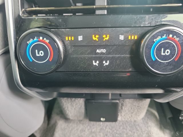 Used 2024 Land Rover Range Rover SV AWD/4WD image 24