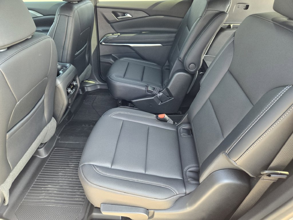 New 2026 Chevrolet Traverse LT w/ Sun and Wheel Package FWD image 21