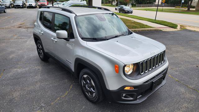 Used 2015 Jeep Renegade Latitude FWD image 7