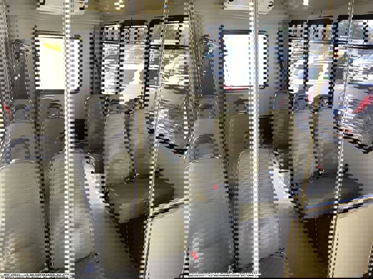 Used 2015 Ford E-350 and Econoline 350 Super Duty image 12