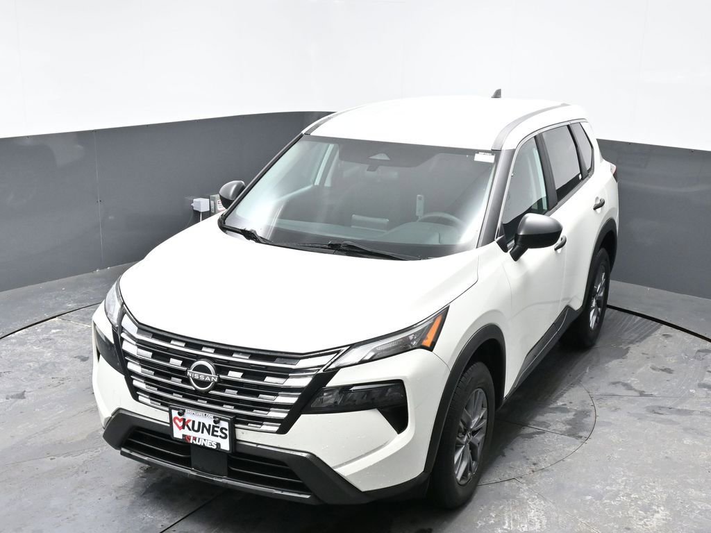 Used 2024 Nissan Rogue S image 41