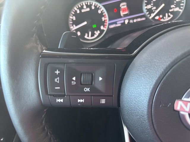 Used 2024 Nissan Pathfinder SL w/ Black Appearance Package image 16