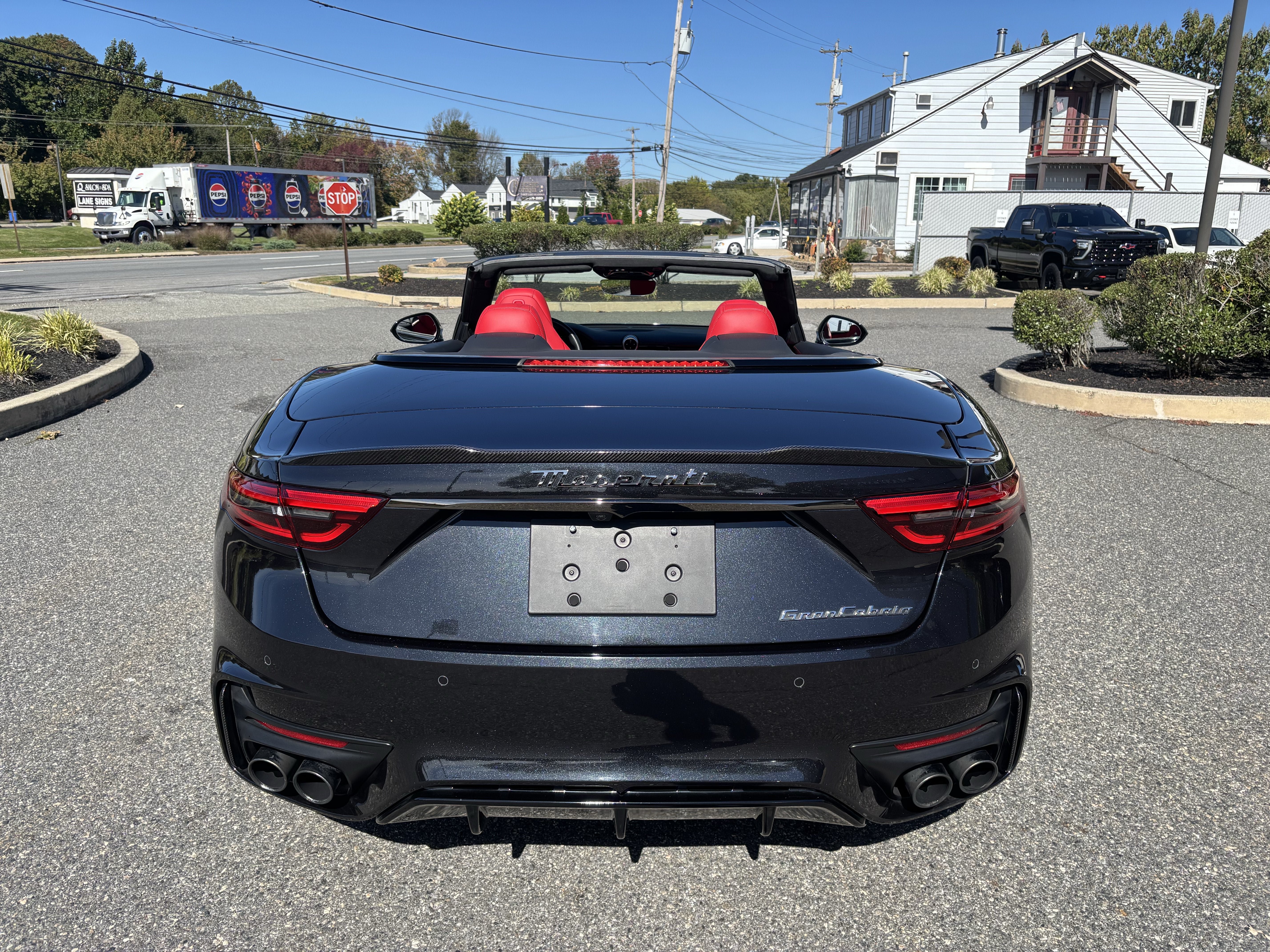 Used 2024 Maserati GranCabrio Trofeo AWD/4WD image 4