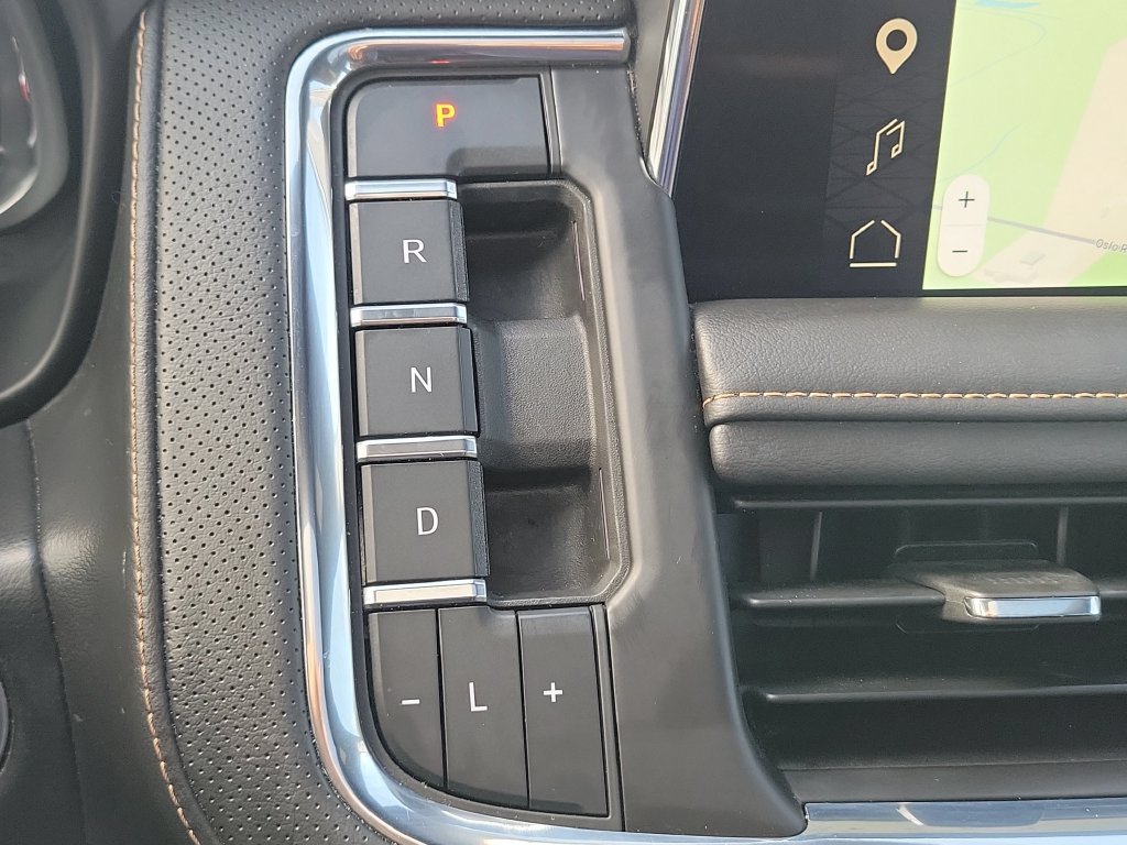 Used 2023 GMC Yukon AT4 w/ AT4 Premium Package AWD/4WD image 19