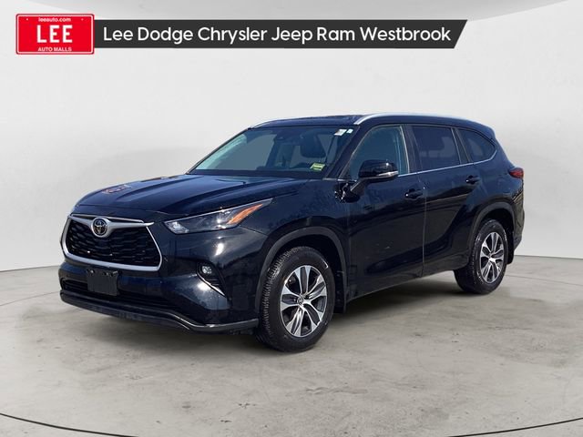 Used 2023 Toyota Highlander XLE image 1
