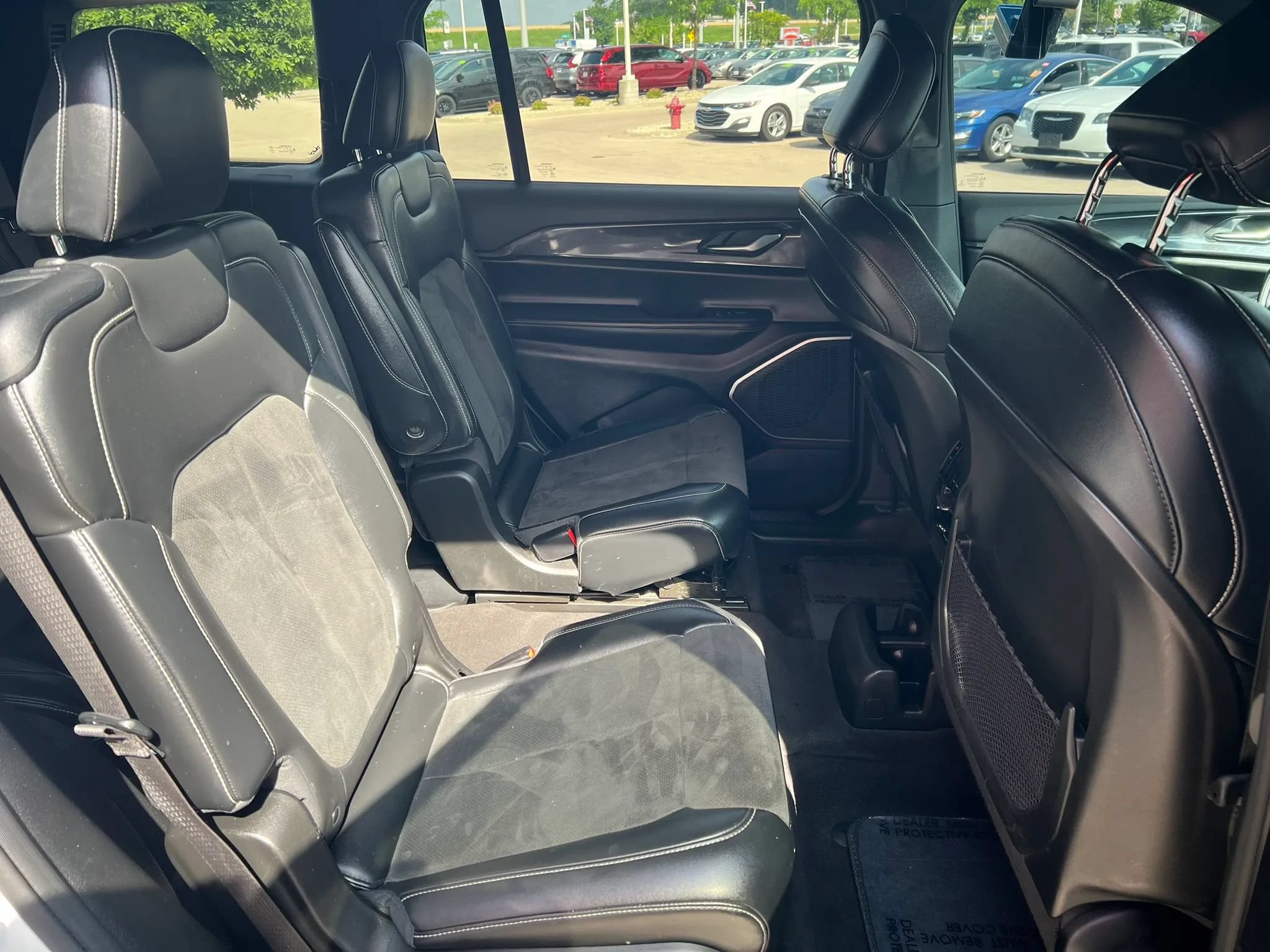 Used 2021 Jeep Grand Cherokee L Laredo AWD/4WD image 7