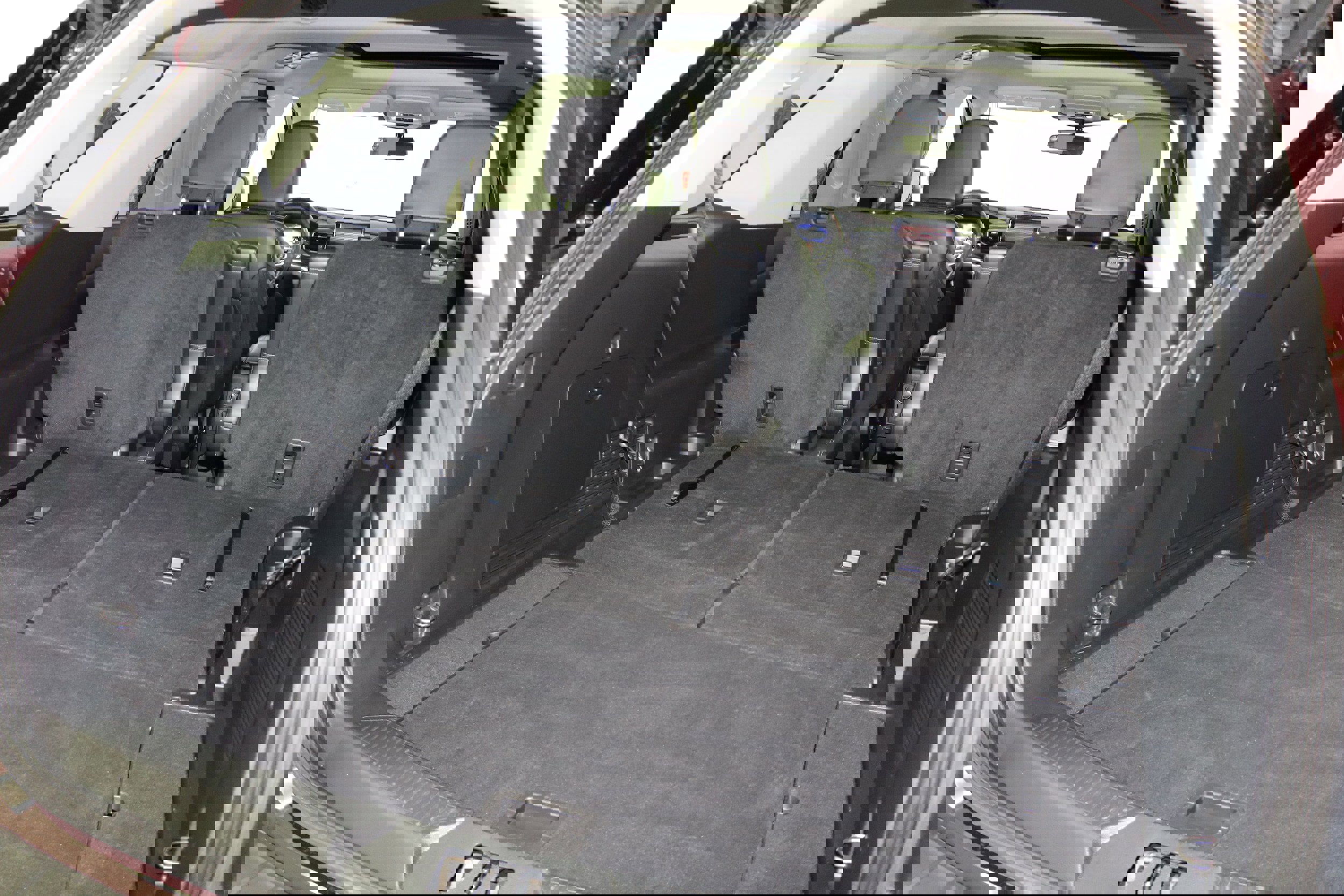 Used 2022 Ford Explorer XLT w/ Equipment Group 202A image 11