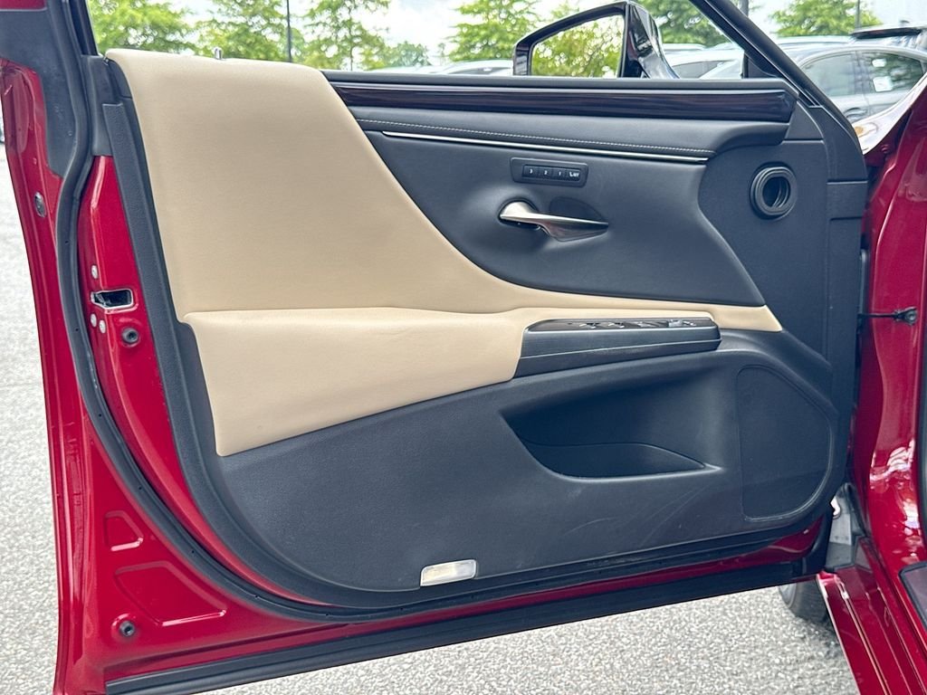 Used 2021 Lexus ES 300h w/ Premium Package FWD image 34
