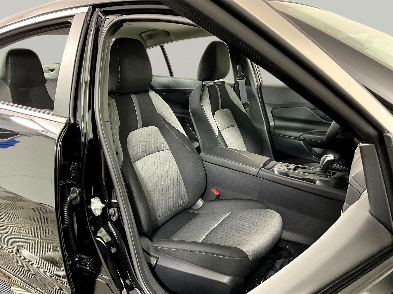 New 2026 Nissan Sentra SV w/ SV Convenience Package FWD image 19