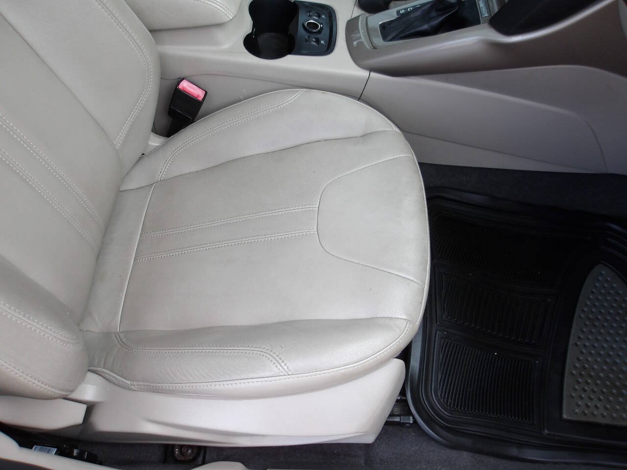 Used 2012 Ford Focus SEL FWD image 21