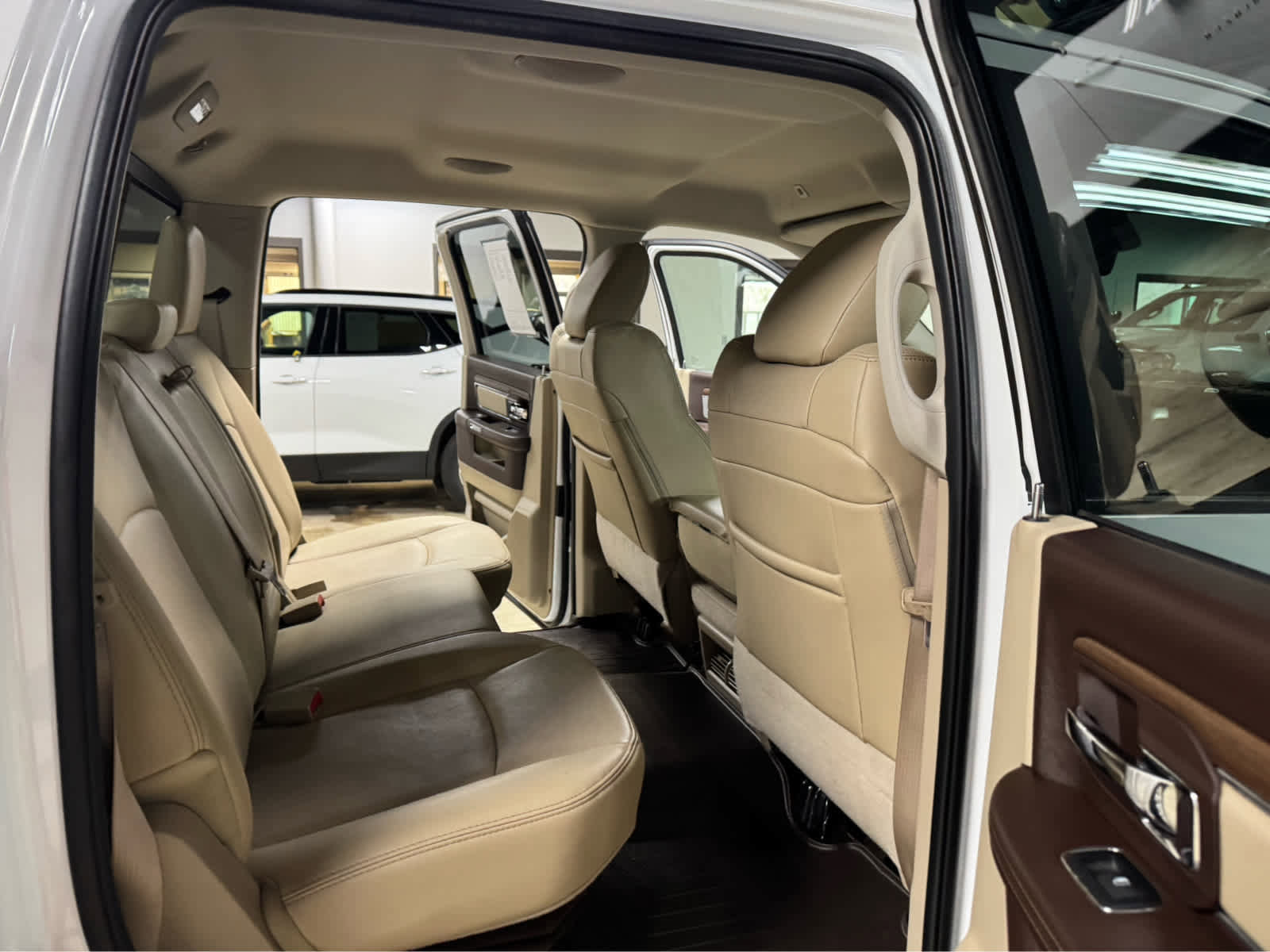 Used 2017 RAM 1500 Laramie w/ Convenience Group image 12