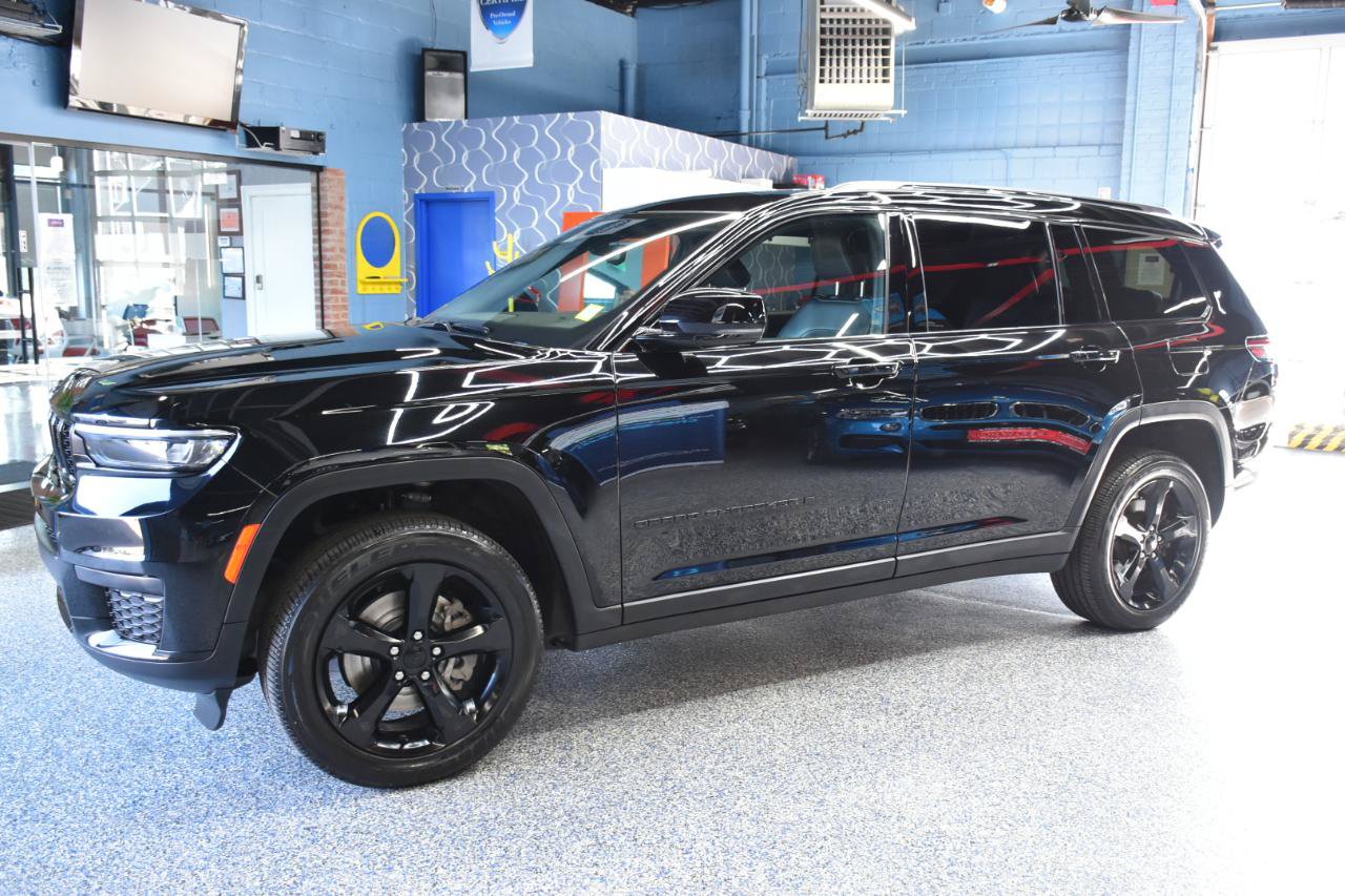 Used 2024 Jeep Grand Cherokee L Laredo AWD/4WD image 9