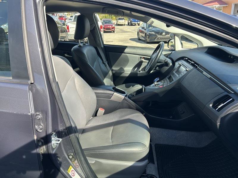 Used 2015 Toyota Prius Five FWD image 8