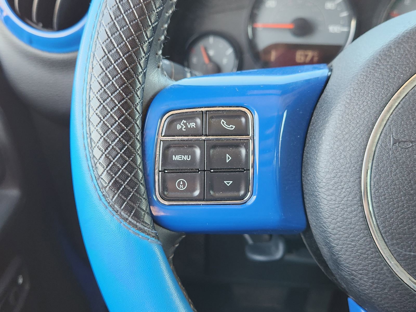 Used 2016 Jeep Wrangler Unlimited Sahara image 32