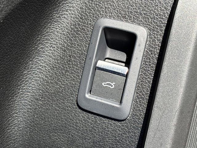 Used 2024 Audi Q5 2.0T Prestige w/ Prestige Package image 24