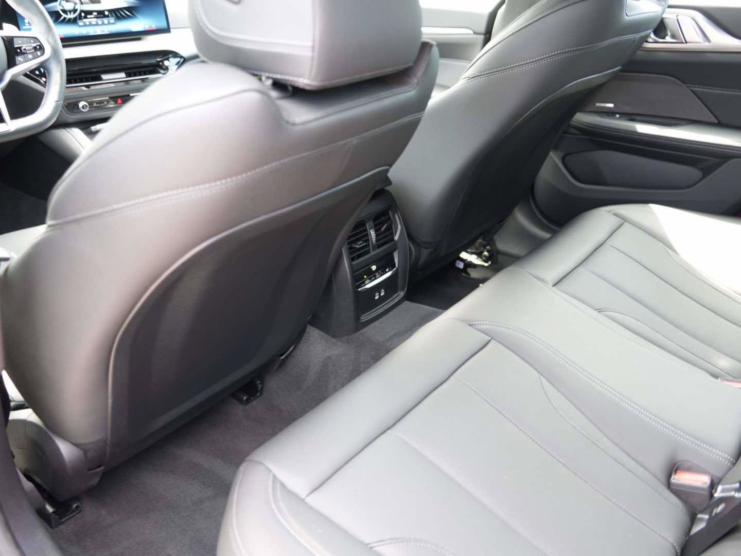 Used 2025 BMW M440i RWD image 22