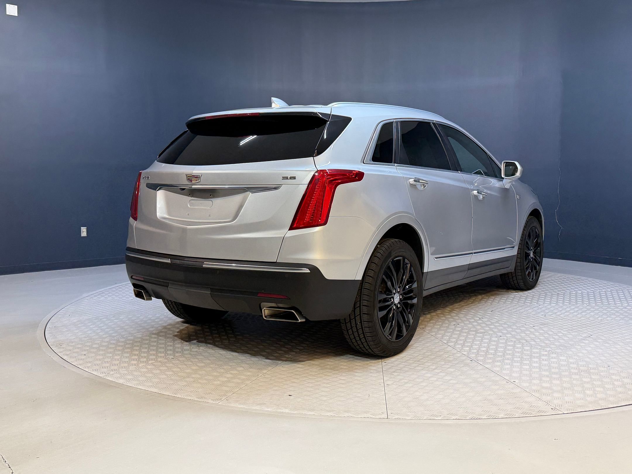 Used 2018 Cadillac XT5 Premium Luxury image 9
