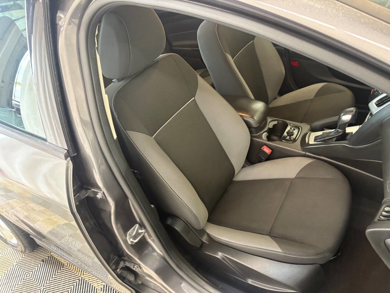 Used 2014 Ford Focus SE w/ SE Winter Package image 20