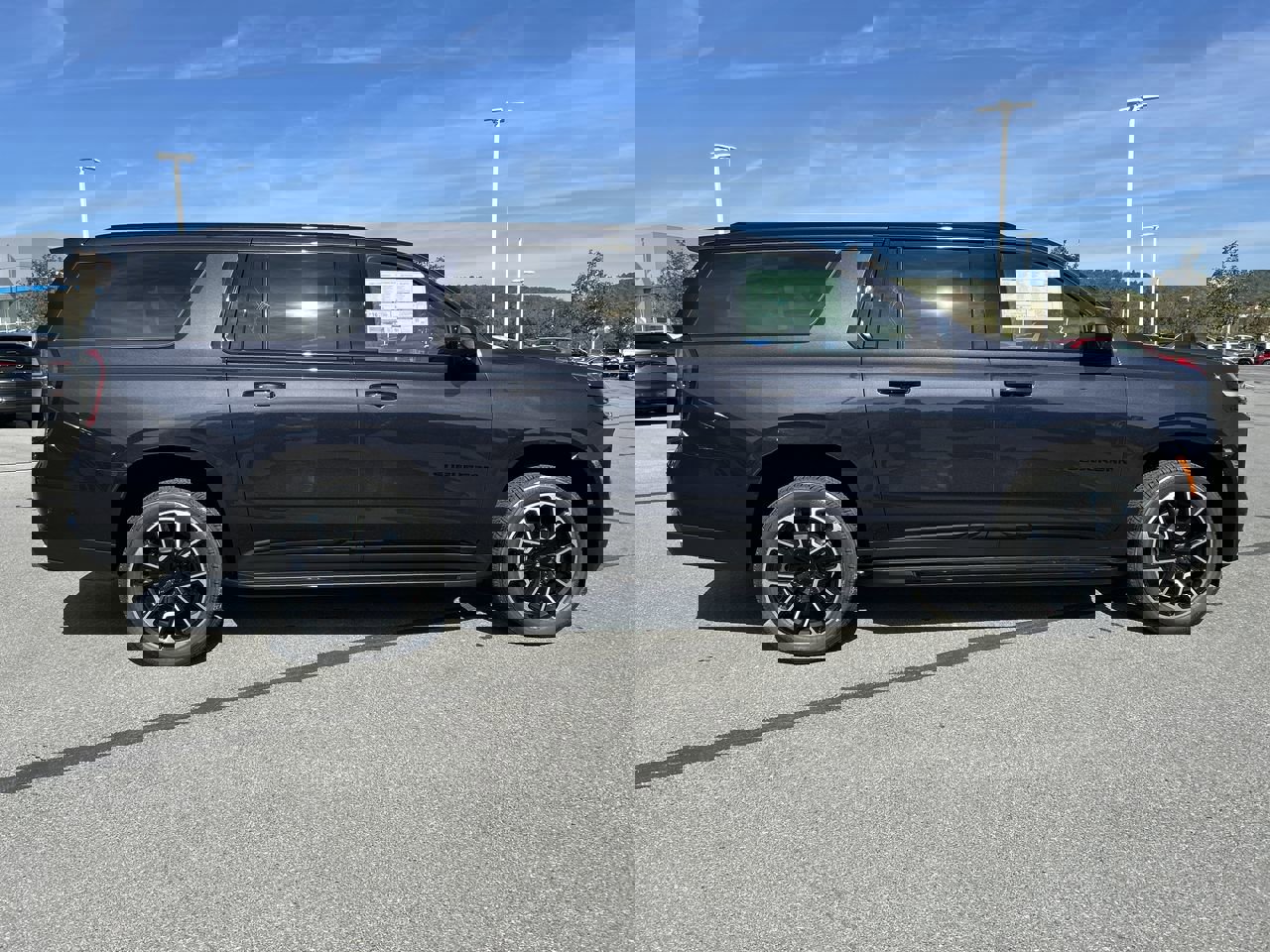 New 2026 Chevrolet Suburban RST image 8