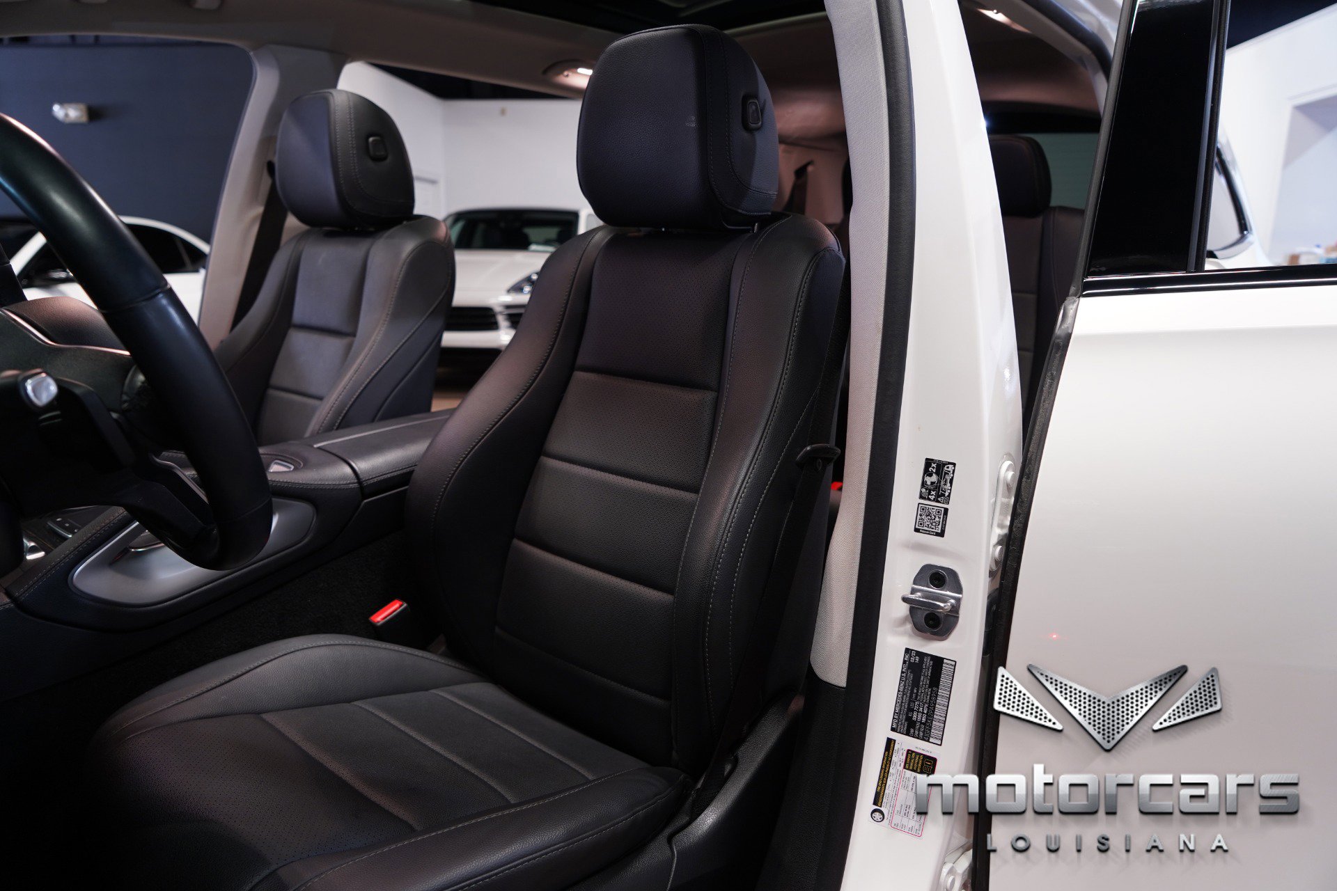 Used 2023 Mercedes-Benz GLS 450 4MATIC w/ AMG Line Exterior image 27